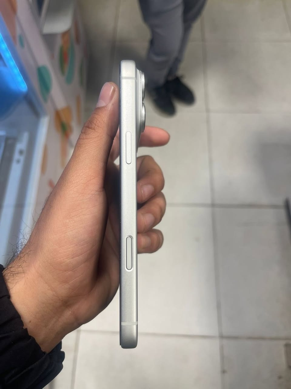 سلام عليكم 17 برو ماكس شريحه الكترونيه مشحون 22 مره بعده بلضمان بطاريه 100 السعر 1725 بي مجال مكاني بغداد حي اور ***********
