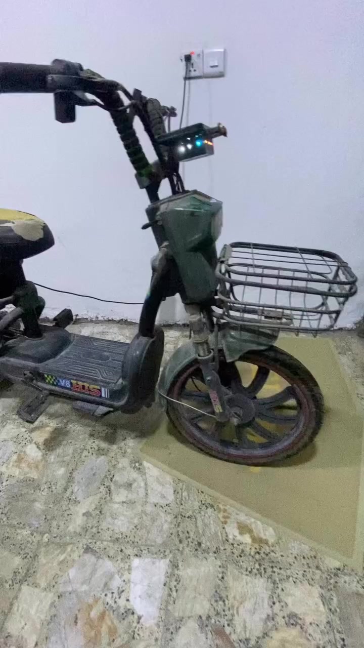 سلام عليكم دراجه شحن للبيع صار عدنه سفر وطولنه وضلت متروكه هسه رجعنه لكينه وضعه هيج حطيناه عل شحن اشتغلت فقط اليده مال بريك لخلفي مكسوره الله شاهد مشتريه 700من لصدريه رايديه ب350كله شغاله بلوتوث وحساسات فقط ليده مكانه بغداد شارع فلسطين


**إذا كنت صاحب هذا الإعلان وتريد حذفه لأي سبب، رجاءا أرسل رسالة إلى الدعم الفني**