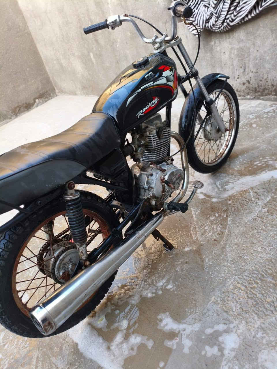 السلام عليكم  دراجه جاهزة من كلشي دك هندر وطلع ول شراي بخدمته ***********
