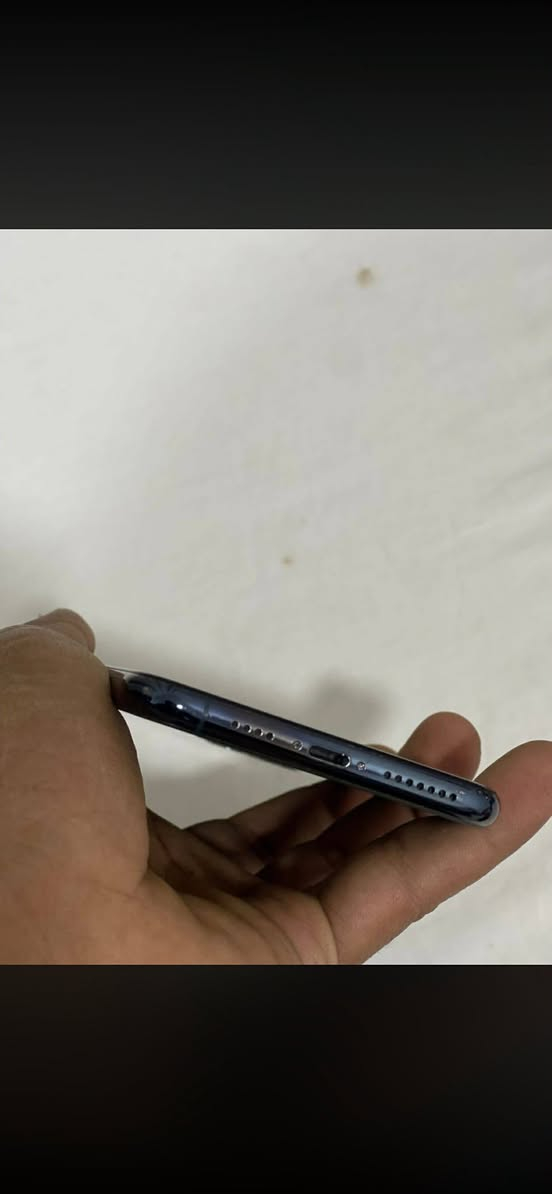 السلام عليكم ايفون ١١ برو ماكس ذاكره ٢٥٦ بطاريه ٧٣ تليفون نضيف جداً مبدل فقط شاشه اصليه تجي وتفحص وين فقط بي فطر بلضهر مو كل الضهر فطر خفيف ما بدلته السعر 270وبي مجال الشراي يدلل مكاني كربلاء ***********
