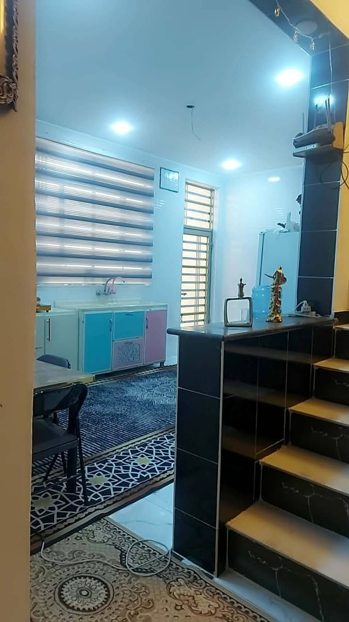 🏛️اعلان رقم 20 ((مكتب زين العابدين العقار)) 🏛️

🏠بيت للبيع كوت حي الحكيم شارع علاء غريب قرب الكورنيش.

🔸 مساحة::210 متر. 🔸
🔸 مرقم من قبل بلدية حي الحكيم . 🔸
🔸 خدمات::ماء _كهرباء _مدارس _مجاري . 🔸
🔸 بناء::طابوك . 🔸

🏠 يتكون من غرفتين نوم _هول _مطبخ _استقبال _مجمع صحيات _كراج.

👈 للاستفسار اكثر.
🏛️ #مكتب زين العابدين العقار.سعر77
🗺️ عنوان مكتب كوت شارع الموقع العسكري.
👈 بأدارةامير الشمري ***********☎️
