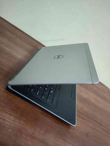 💻لابتوب بكارتين شاشة 
كارت شاشة خارجي وداخلي 

 ممتاز للدراسة والطباعة والتصميم، والفوتوشوب، والألعاب 🎮
🚘 يتوفر توصيل لجميع محافظات العراق 🚘

DELL Latitude 6440

مواصفات الجهاز 💻
✔️معالج.  Cor i 5 
✔️الجيل الرابع4️⃣
✔️نوع المعالج M القوي والسريع 
✔️رام 8 گيگا وقابل للتطوير 
✔️هارد 256 كيكا نوع ssd السريع
✔️حجم الشاشه 14.1انج
✔️يحتوي على كارتين شاشة 
***كارت الشاشة الداخلي 4 گيگا intel
***كارت الشاشه الخارجي 2GB 
✔️بطارية ليثيوم ممتازة جدا 
✔️يحتوي على مشغل أقراص DVD
ملحقات الجهاز
شاحنة الاصلية + حقيبة هدية🎁

✅ السعر 170 الف فقط ✅

📦 يتوفر توصيل🚗 لكل المحافظات
📞 للاستفسار والحجز: مراسلة الصفحة او المراسلة واتساب
 الواتساب ✅ ***********
  الاتصال ✅ ***********
