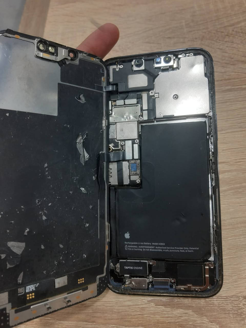 13 برو ماكس
ذاكره ٢٥٦ 
شوفت عينك 
ابيع فحم
85 الف
***********
