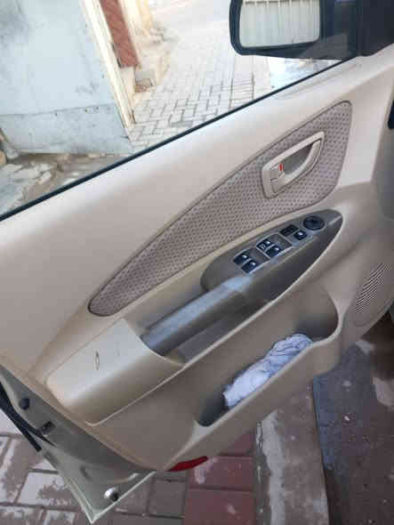 السلام عليكم توسان موديل ٢٠٠٩ رقم بغداد دولي السياره مكفوله ما عدا شبرين بالجاملغ الأيمن فقط معجون بدون صبغ  محرك ٢٠٠٠ دوش ماشيه ١٥٠ السعر ١٢٠ وبيهه مجال شيء بسيط المحرك ما مفتوح رقم صاحب السياره ***********
