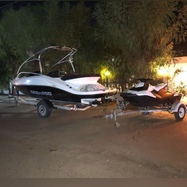 زورق جيت بوت للبيع السعر (180)ورقة محركين دفن ٤٣٠ حصان  للمزيد من المعلومات تواصل معي على واتس اب 
***********او اتصال
