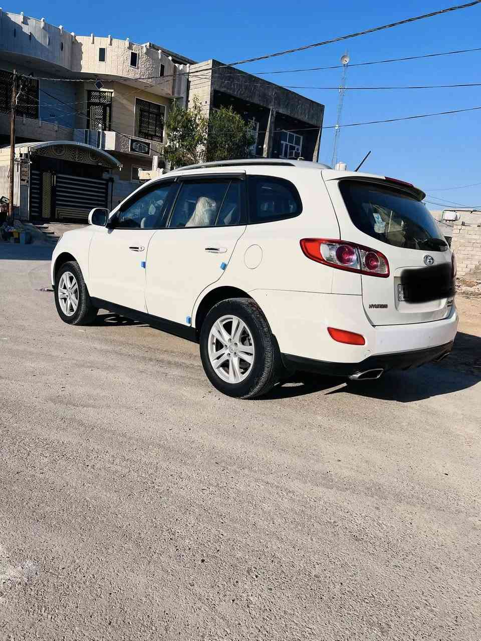 السلام عليكم سنتافي 2010 فول مواصفات 3قطع تبريد خير من الله ثلج محرك 6 سلندر 3500 فتحه بصمه رقم بغداد أنكليزي بأسمي السعر 146 وبيها مجال  
مكاني ديالى بعقوبه متوفر اتصال ***********
