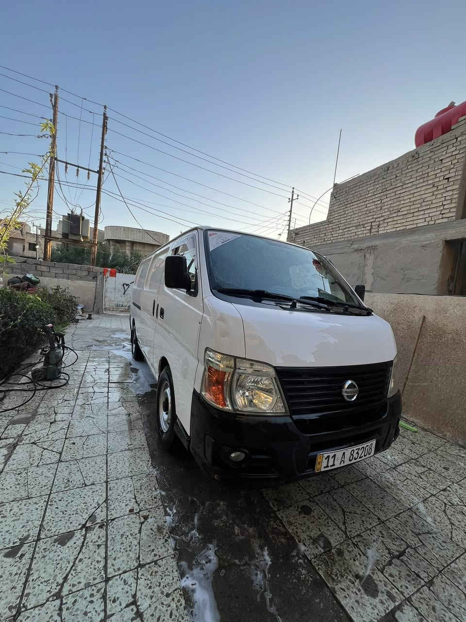 السلام عليكم للبيع نيسان اورفان موديل 2012 مكينه 4000 كاز رقم بغداد انكليزي ابسمي هزه مساقطه تحويل ثاني يوم سياره جاهزه اي نقص مابيها تخم تاير جديد قبل سبوع شاده باتري جديد تبريد شغال مكاني بغداد للاستفسار اتصل على الرقم ***********مامتواجد فيس فقط واتساب السعر المطلوب 
95 ورقه بيها مجال شي قليل
