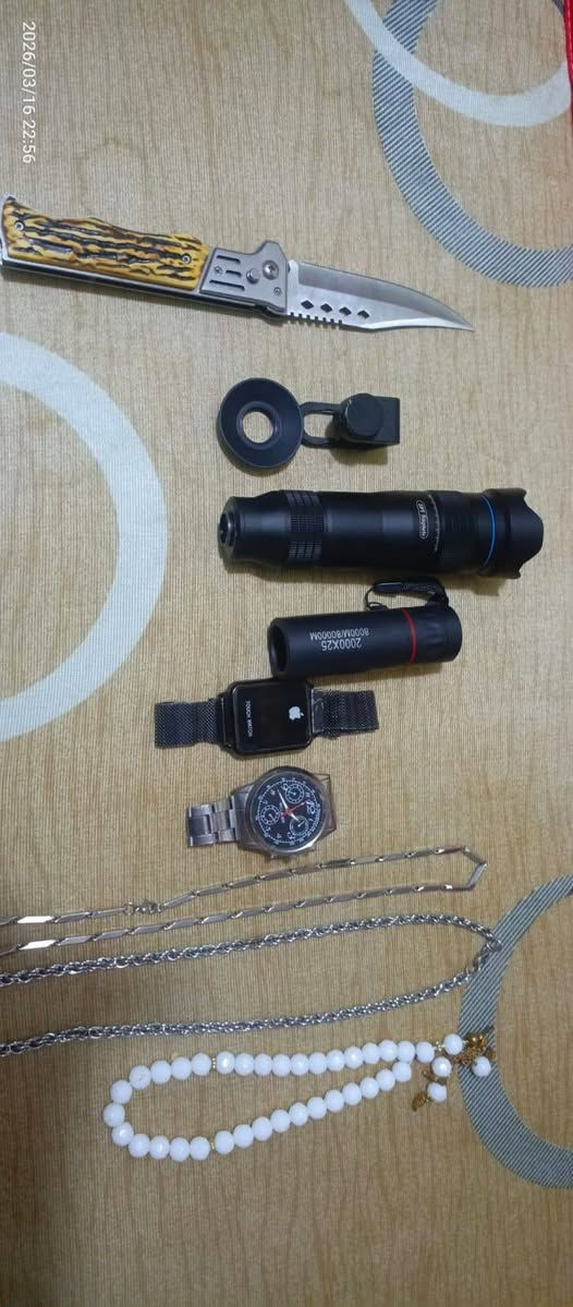 السلام عليكم
تلسكوب 🔭 x28 على الموبايل واضحه 

تلسكوب 🔭 x25 على العين 

تراسي + ساعه عدد 2 هديه

سماعه مسجل + سكين 🔪حجم 7

السعر شلع ب 45 وبيه مجال 

خاص او واتساب ***********
