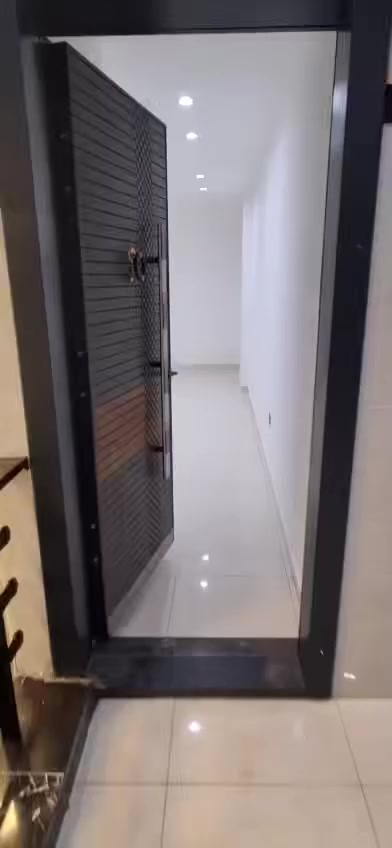 شقة للايجار زيونة محلة 716🏗️🏗️🏠

تتكون من غرفتين  نوم وصالة ومنور ومطبخ منفصل طابق خامس مصعدعدد 2 وخدمات 

☎️☎️
#للاستفسارالاتصال
*********** واتساب
*********** واتساب
زورنا تجدون مايناسبكم من العروض العقارية والتجارية والايجارات بيع وشراء الشقق والأرضي اهلا وسهلا بمتابعينا الأعزاء
