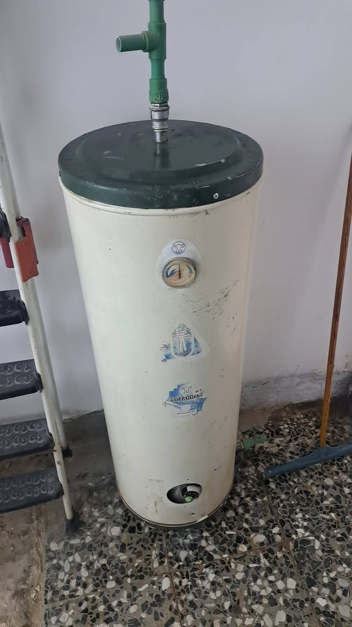 الماطور سعره ٥٥ الف
صناعه كوري يصعد ٨ طوابق ٢٦ متر 

السخان اصلي مو سوكي كامل هيتر جديد 
٥٥ الف 
اسعار نهائيه 
غراض بلاديه نضيفه جدا 

مكاني شارع ٢٠ رئاسه 
***********
