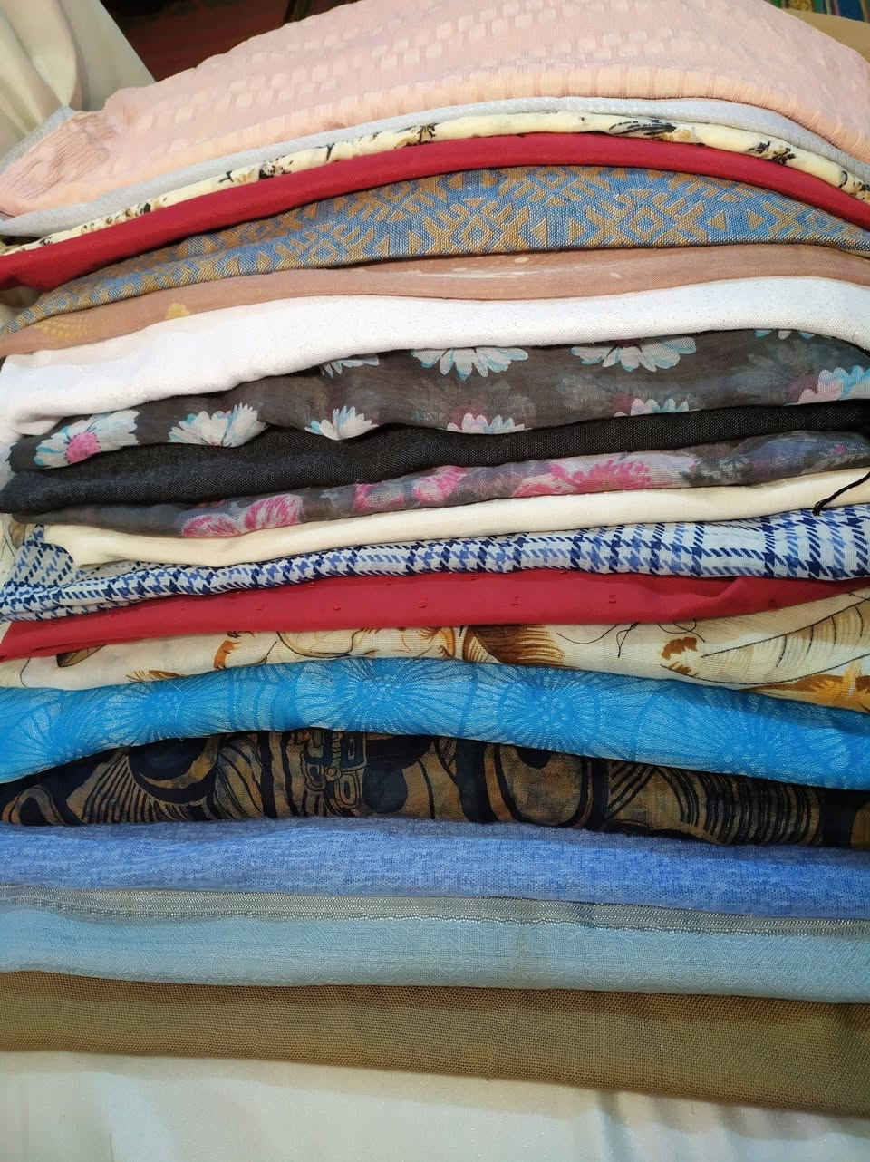 السلام عليكم
حبايب أكثر من ٦٦ قطعة 
 شالات+ ربطات+ شيلات خليجي+شالات قطني+ شالات أسود
فقط جملة 
سعر الشلعة ٣٨ ألف


**إذا كنت صاحب هذا الإعلان وتريد حذفه لأي سبب، رجاءا أرسل رسالة إلى الدعم الفني**