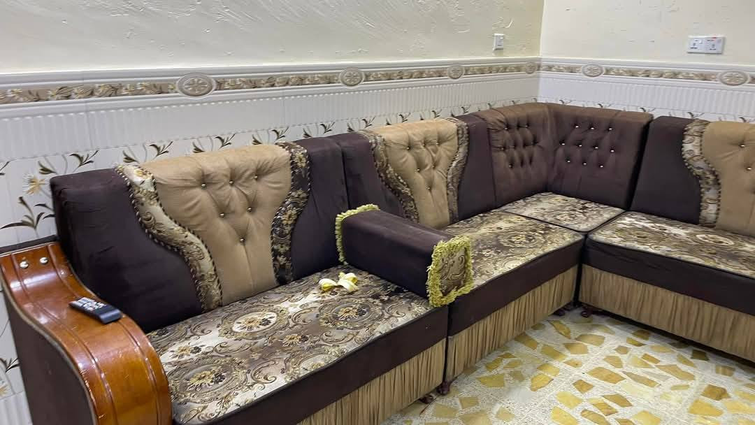 ديوان 14 مقعد 
مكان منشأ نصر
سعر 500
***********
***********
