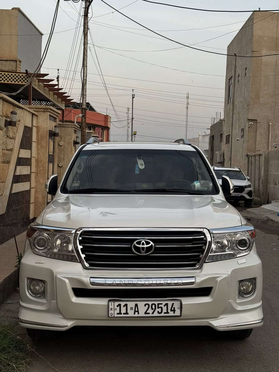 السلام عليكم
لاندكروز 2012. V8 بريم معروفه مواصفات البريم السياره جديده وكلش حلوه احلا من الصور مابيها اي نقص مكفوله ماعده راس الجاملغ الامامي بي صبغ حك شبر موضح بأحد الصور ومكان بارد في الجاملغ الخلفي قليل. اما بقيه السياره مكفول كير محرك داخلها شركه جديد رقم بغداد باسمي 

السعر مناسب  335$ وبي مجال للاستفسار ***********
