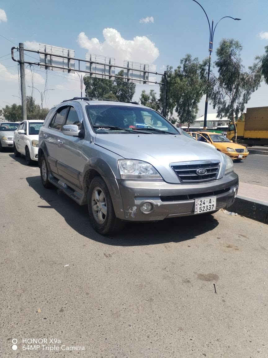 كيا سورينتو 2005
للبيع
 تحويل مباشر رقم دهوك
 ثلاث قطع صبغ
سياره جاهزه محرك كير شرط
السياره فول مواصفات 
تواير جدد طخم شرط
سياره احلى من الصور محرك 6 سلندر 3500 سياره
فول تبريد
ما ناقصها شي الموقع الموصل
*********** واتساب موجود موصل, نينوى
