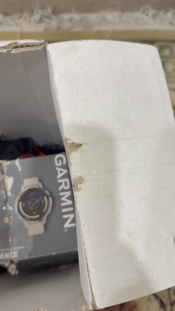 شلعه 83 قطعه ممفحوص بدون شواحن كلهن ماركات قويه التفاصيل والسعر بل فديو ذاكره وما ابيع قطعه وحده من الشلعه فقط الكميه كلها 
كارمن 
فوسيل 
فتبت
هواوي باند
بولار
واهواي بيهن خير من الله


**إذا كنت صاحب هذا الإعلان وتريد حذفه لأي سبب، رجاءا أرسل رسالة إلى الدعم الفني**