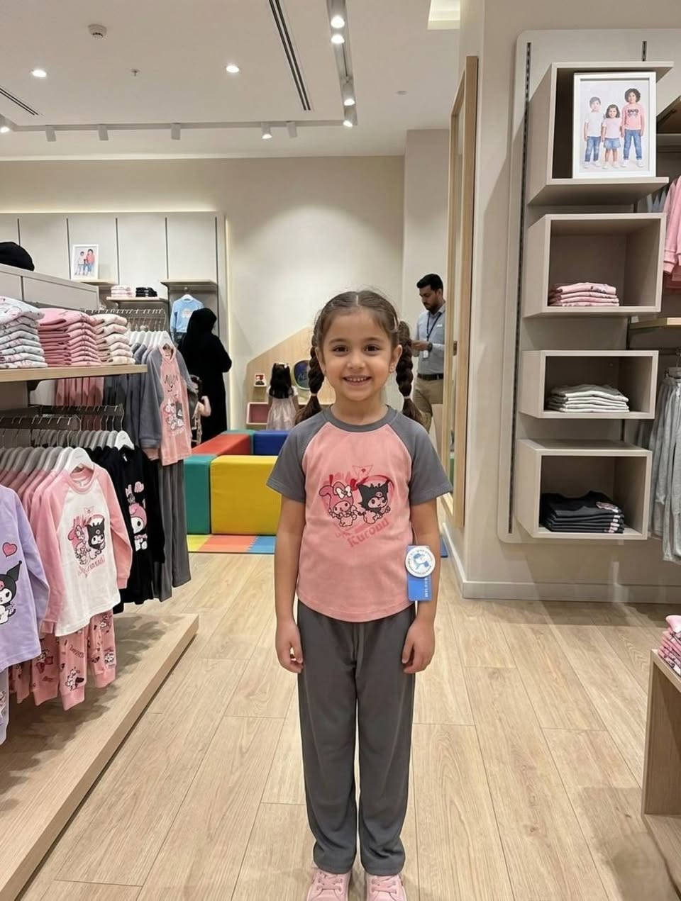 جملة فقط
تراك بناتي زبده درجه اوله   
سعر الدرزن 40 الف


**إذا كنت صاحب هذا الإعلان وتريد حذفه لأي سبب، رجاءا أرسل رسالة إلى الدعم الفني**