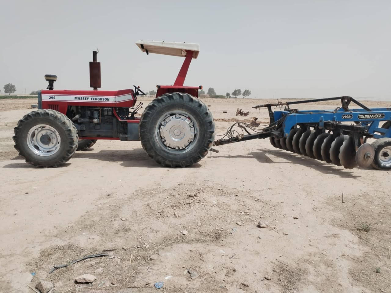 السلام عليكم للبيع تركتر فوركسن موديل 1989 حجم 120برازيلي رقم وسنويه مكفوله كفاله جاهزة للكراب الستفسار اكثر اتصل ***********///***********
