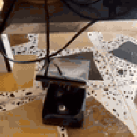 مستعجل بيع مكينه خياطه سعره 65 الف من بغداد رقم اتصال 07800071985