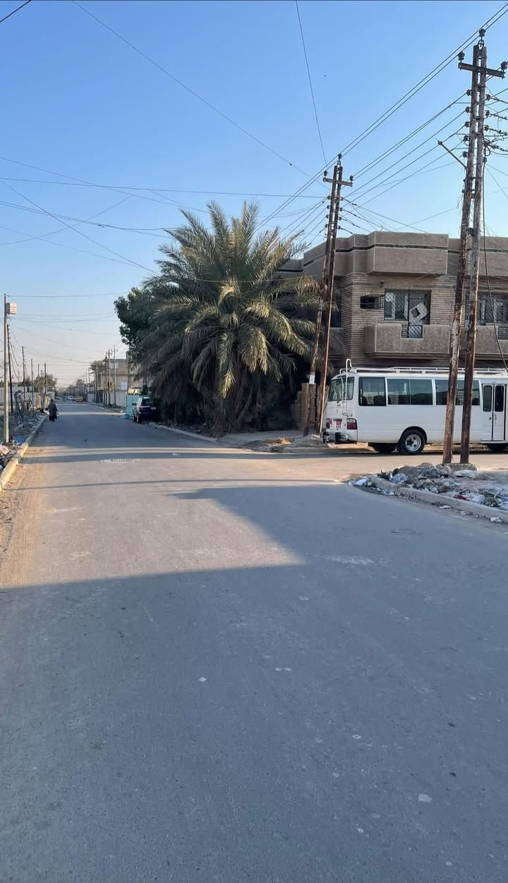 السلام عليكم 🫡
بيت للبيع 🏠في حي الجهاد مربع الطائي يعتبر البيت قطعه أرض 
مساحه البيت ٤٥ متر 
واجهه٤ ونص ونزال ١٠ 
والبيت على شارع ١٥ متر مقابيل مدرسه اليافه والرصيف ٣ أمتار 
وعلما  ان السعر جدا مناسب ١١٥  مليون 
 وبي مجال 👍
للاستفسار اتصل على الرقم 
***********
***********
حمزه للعقار ❤️@إشارة
