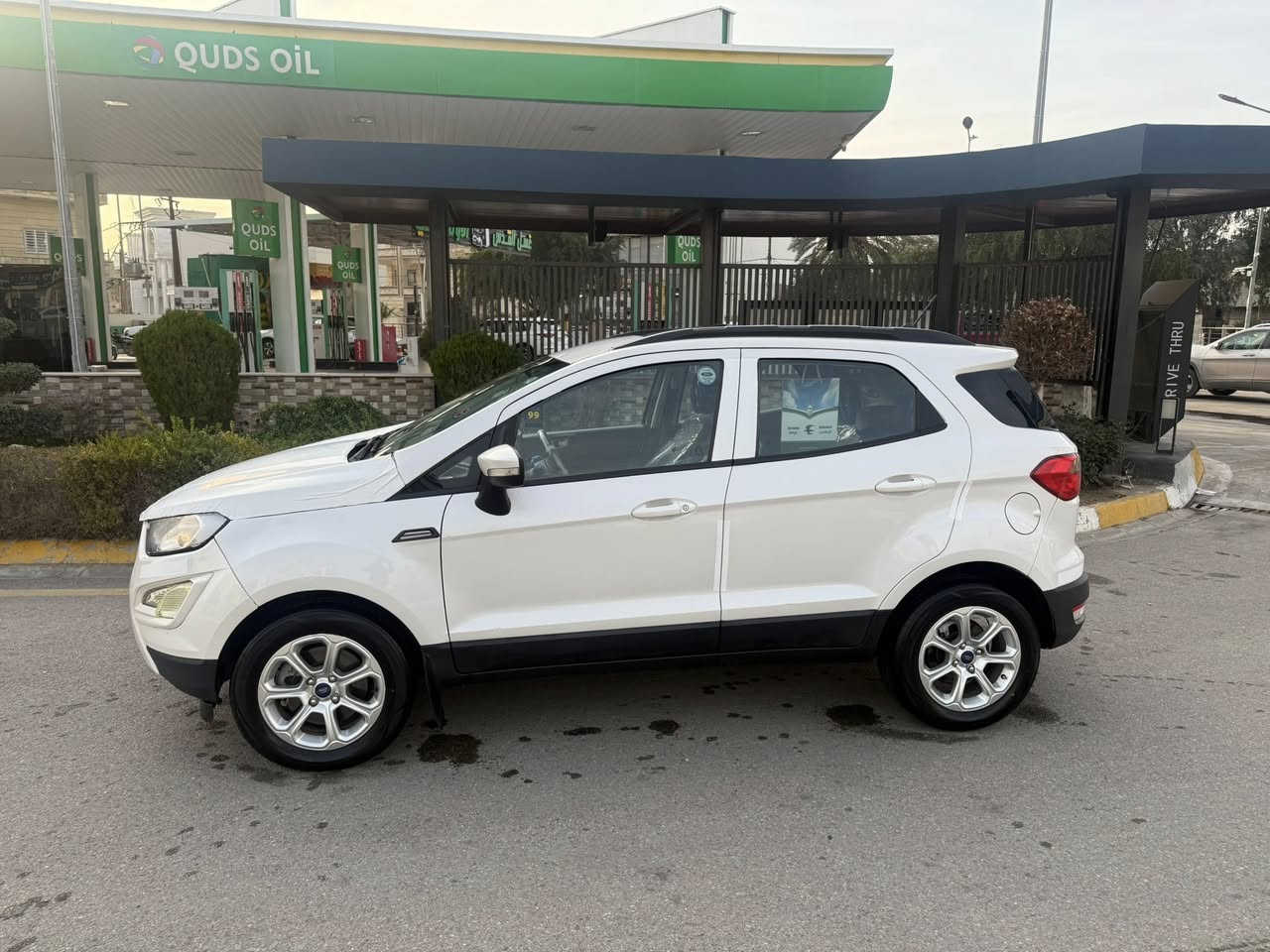 فورد ايكو سبورت بس بونيد صبغ
موديل 2021سيارة فول مواصفات بصمه 
3 بستون اقتصادي 
كير اوتوماتيك
فتحة سقف
شاشة ديجيتال
كشنات تدفئة كاميره خالفي حساس خالفي حساس بالمري تحكم ستيران مثبت سرعة بلوتوث سنويه جديد تايرات جديد السعر 95 ورقة الشراي يتصل ***********
