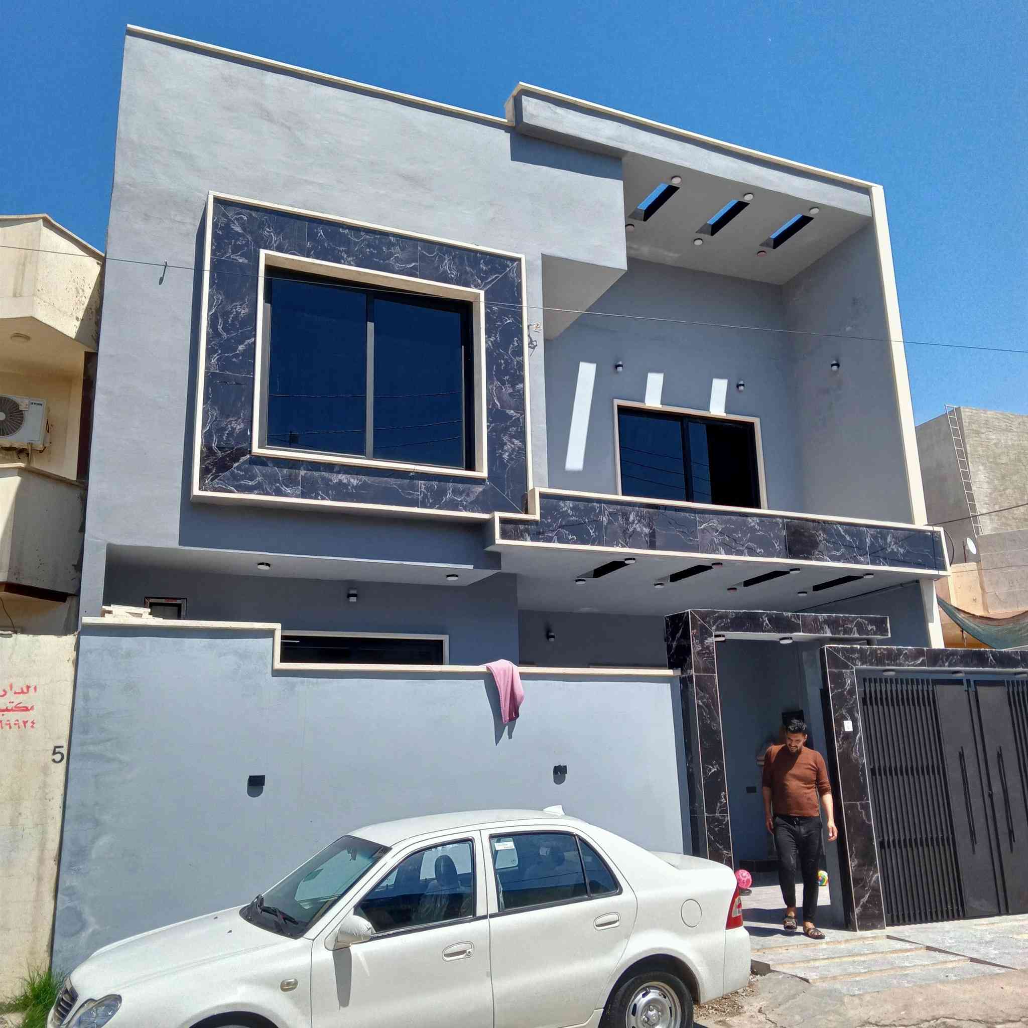 عروض مكتب انوار الخير
دار للبييع شارع تلكيف مقابل 
اراضي غرفه تجاره 
دار طابق ونص طابق الول
استقبال ومطبخ وهول وغرفتين نوم وصحيات
طابق ثاني غرفتين نوم وهول 
وصحيات
مساحه ٢٠٠ متر
خدمات كامله ماء كهرباء تبليط.
سند زراعي نموذج ٢٥ حق تصرف
سعر مناسب  اي استفسار الاتصال
على ارقام المكتب
***********
***********
