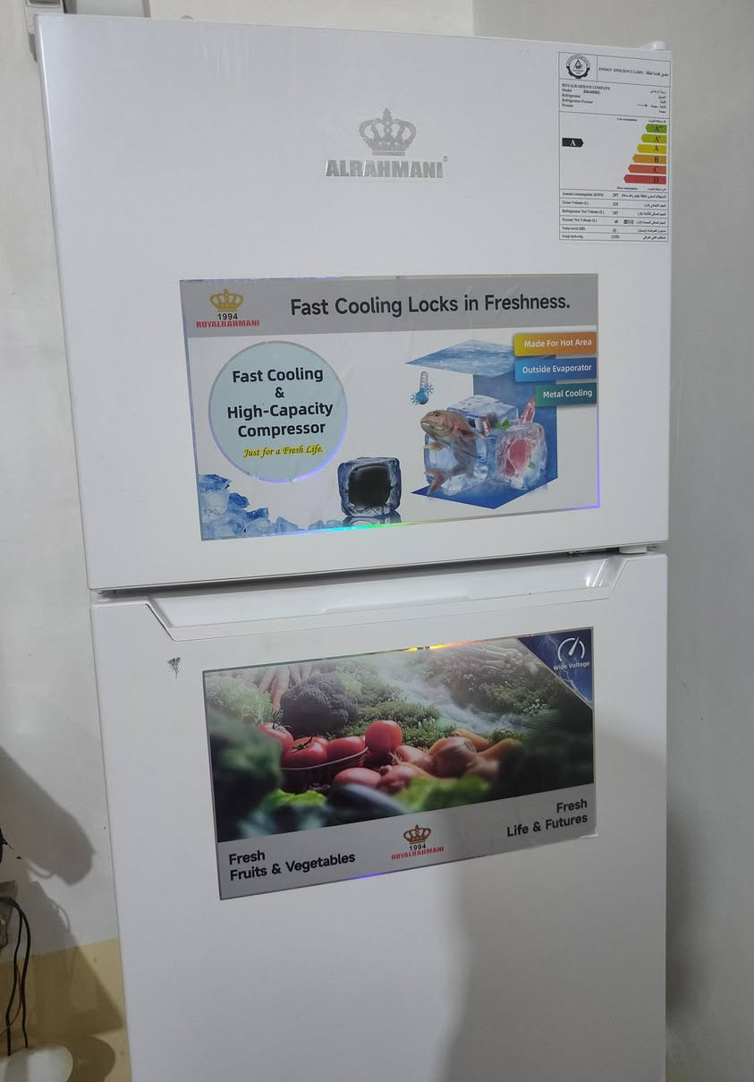 ثلاجه جديده للبيع مستخدمه اسبوع فقط رويال رحماني الاصلي
اخذتها ب375 واريدها ب330 وبيها مجال بسيط بعدها بالكارتون 
متوفر واتساب *********** 
مكاني السنية
