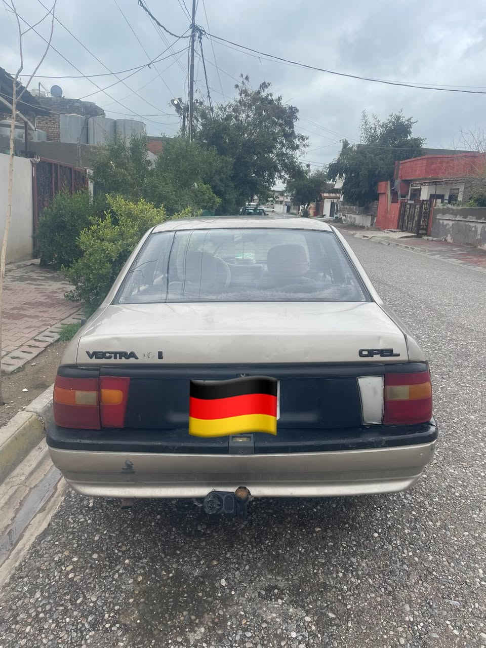 السلام عليكم سيارة اوبل للبيع حجم ١٦ رقم بغداد تحويل ثاني يوم سياره ب اسمي لاصرف ولا بخار مشروع وطني كوبون بنزين سياره مصبوغه جماليه نضافه ٩٠ كير عادي نكره سلف سعر 40وبيه مجال ***********
