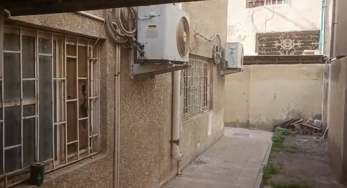 السلام عليكم بيت للبيع في دور النفط المركز الثقافي ٤٠٥ متر نزال ٢٠*٢٠
لمزيد من المعلومات التواصل واتساب على رقم ***********
