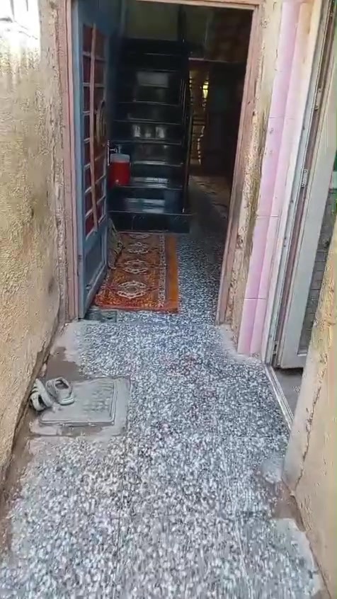 سلام عليكم بيت للبيع مساحه لبيت 100 متر طابقين طابو صرف المكان كربلاء الحر حي المؤمنين حاب يستفسر رقم بي واتساب ***********
