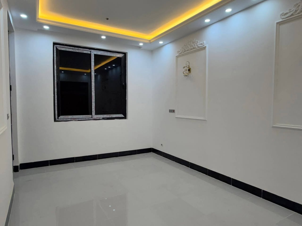 🏠 / دار للبيع مساحه ١٥٠ م طابو صرف 

            واجهه ٧.٥ م / نزال ٢٠ م 

🧱 بناء حديث درجه أولى 

الطابق الاول / مطبخ . أستقبال . هول . غرفه . مجمع صحيات . كراج . حديقه . صحيات خارجيه 

الطابق الثاني/ غرفتين . هول . مجمع صحيات 

🌎 الموقع / شارع ٨٠ بالضباط الثانيه 

للأستفسار أكثر مراجعة مكتب 
#عقارات_أراضي_بابل_الخضراء للمقاولات العامه والتصاميم الهندسية 
شارع ٦٠ .. عمود ٣٠٠ .. مقابل أستدارة علي بقلي 
الشيخ حازم 
أبو حيدر
وسام محمد /***********
