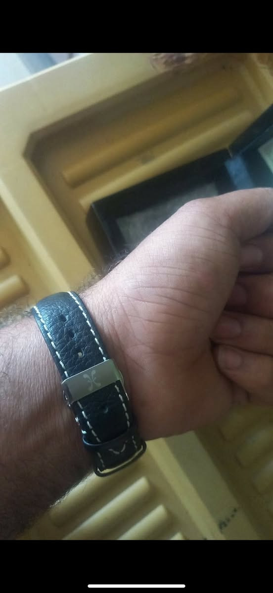 السلام عليكم..
برنارد اچ ماير أناقة الزمن.. في معصمك! ⌚
للبيع ساعة Bernhard H. Mayer Apollo Chronograph الأصلية، قطعة تجمع بين الفخامة السويسرية والأسلوب العملي الجذاب.
✨ المميزات:
 تصميم كرونوغراف دقيق وعصري.
 حالة ممتازة مع صندوقها الأصلي وشهادة الأصالة.
 خيار مثالي لمن يبحث عن التميز في كل لحظة.
الساعة لوك شمع .
للأستفسار مراسلة الصفحة


**إذا كنت صاحب هذا الإعلان وتريد حذفه لأي سبب، رجاءا أرسل رسالة إلى الدعم الفني**