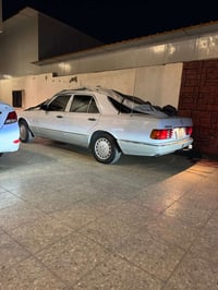 مارسدس جامبو ٣٠٠se مووديل ١٩٩١ وارد ياباني السيارة جديدة جدا رقم بغداد...