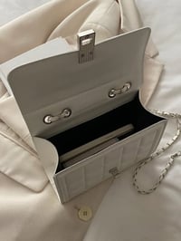 شنطة • أنيقة • نسائية