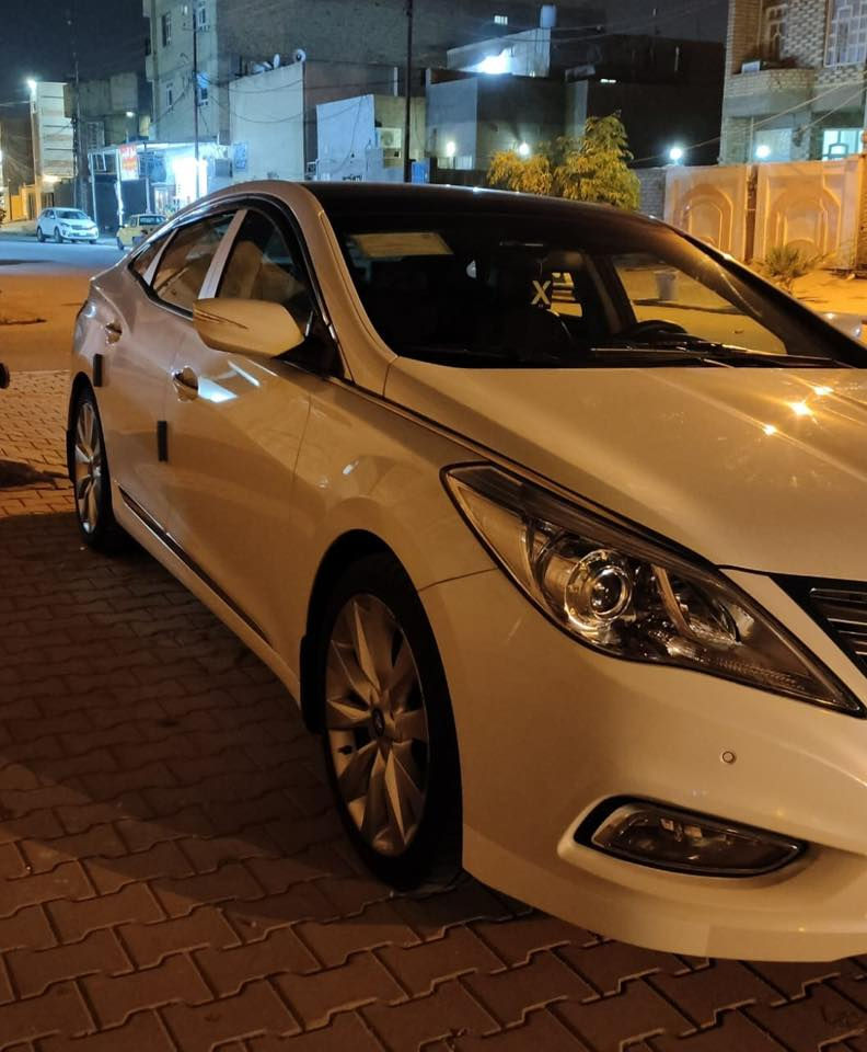 للبيع ازيرا مديل 2013 فول مكفوله عدا الجاملغ الامامي والبقاقي كفاله حته الايرباكات سليمه كلهن رقم بغداد انكليزي بسمي السعر 138 للاسفسار *********** رقمي بي واتساب بخدمتكم
