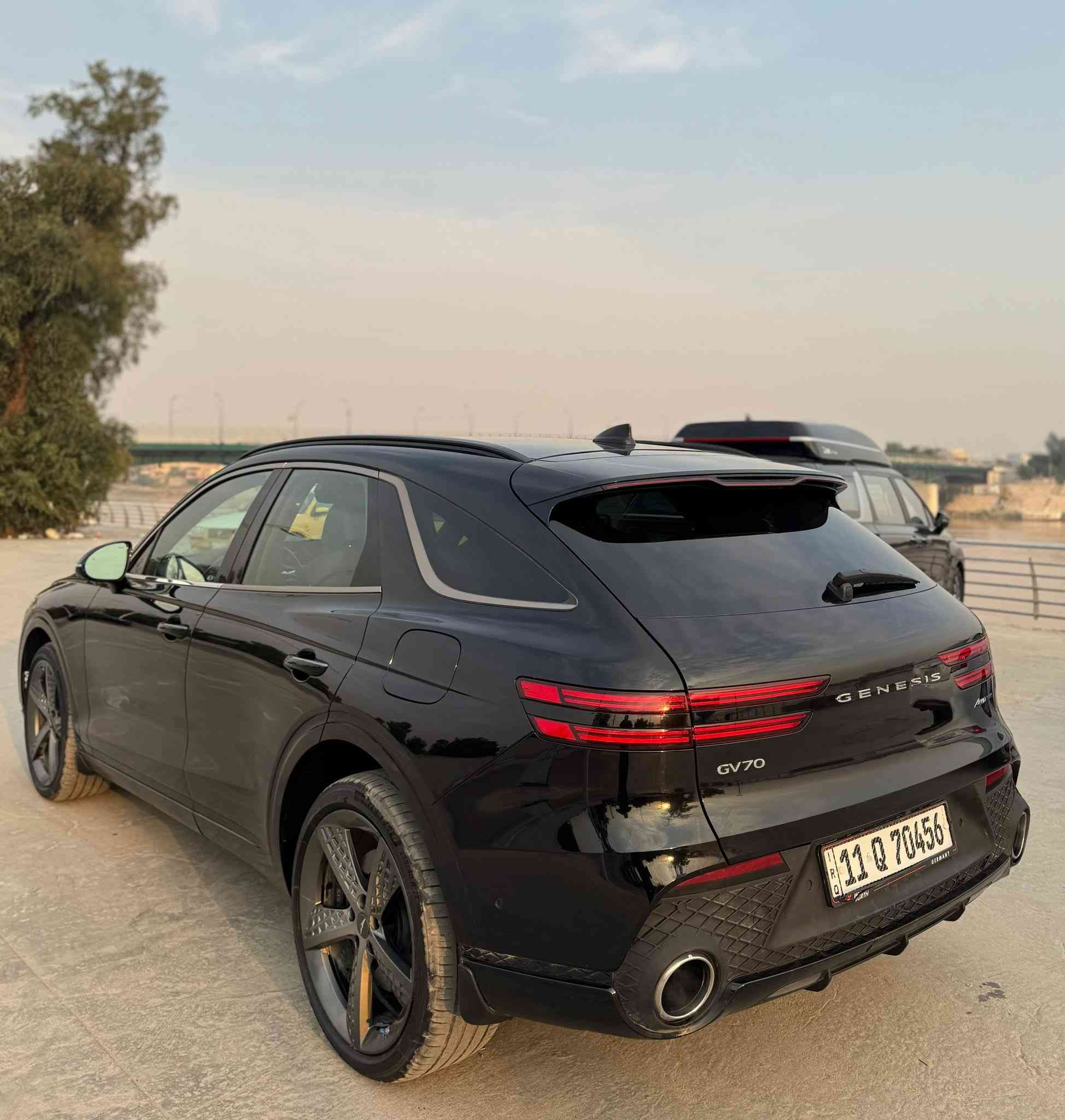 جنسير gv70 سبورت برستيج موديل 2024 محرك 6 سلندر 3500 تون تيربو  السياره فول مواصفات للاخير ماشيه 26 كيلو 

✨ المواصفات:
– فل مواصفات (سبورت بريستيج)
– شاشة كبيرة وعدادات ديجيتال
– جلد مع تبريد وتدفئة
– أنظمة أمان ومساعدة سائق
– فتحة سقف بانوراما
– نظام صوت ممتاز
– بصمة وتشغيل زر
🔧 ملاحظة
السيارة حادثهه  ابواب 2 جهة السائق وبارد جاملغ خلفي 
بيهه قطعتين كلير من امريكا جاملغ وباب 
السعر 32$
مكان السيارة الكاظمية 
***********
