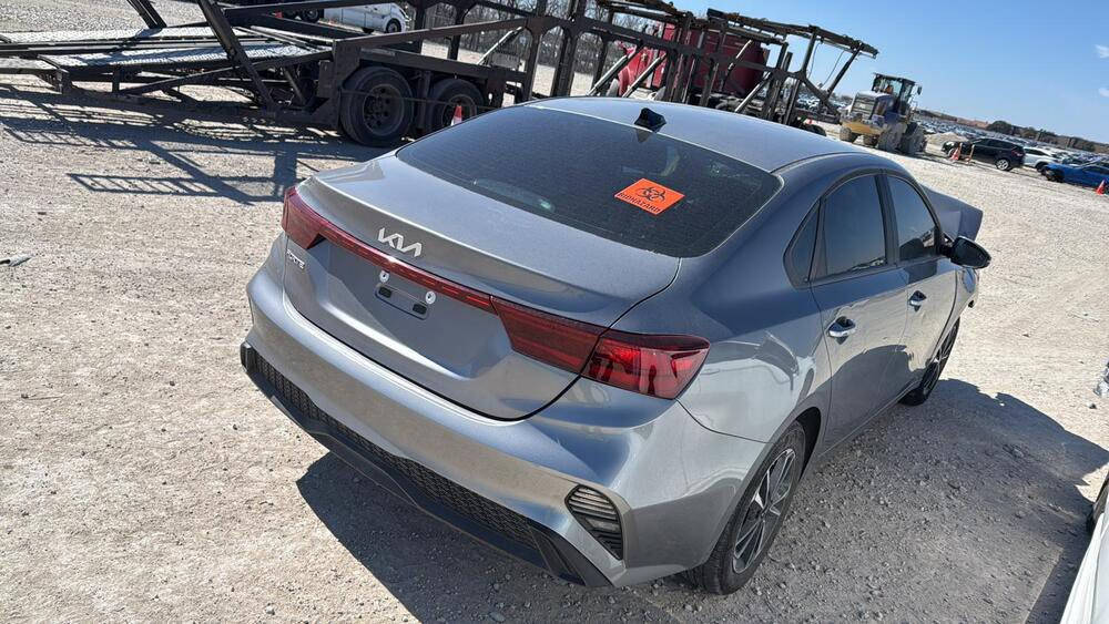 سلام عليكم فورتي مديل 2024 السعر 128 حادث جاملغ وبنيد وتعديل علا بارد الغد الايسر ماشية 31الف. رقم بغداد باسمي مباشر 
مكان الشعب سوق شلال صورة الحادث مرفقوة بل منشور ***********
