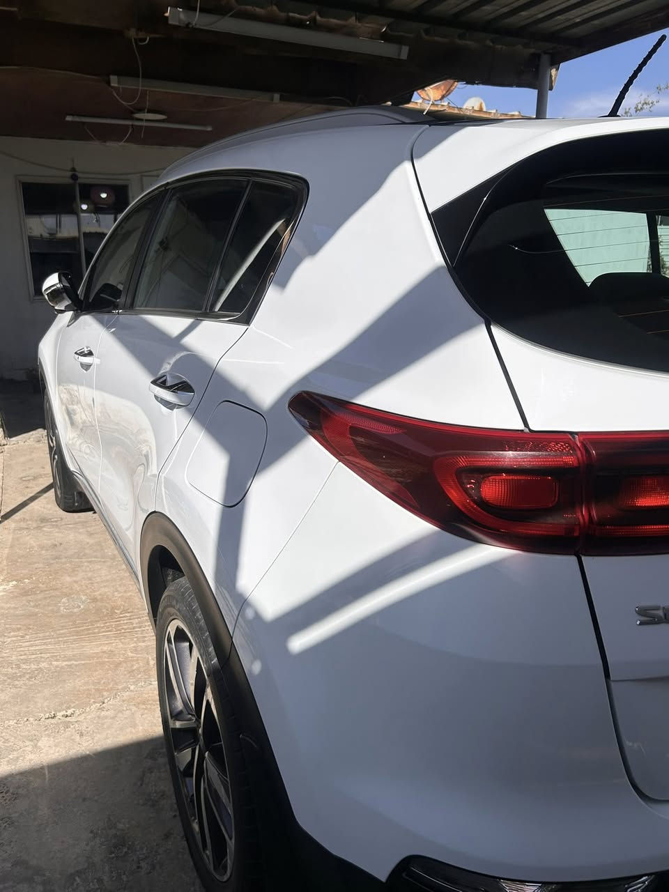 السلام عليكم كيا سبورتج 2019 للبيع ماشيه ٧٦ الف كيلو متر مكفوله من الصبغ واكو مكان بارد موضح بالفديو السياره باسمي تحويل ثاني يوم مكاني بغداد السعر 19.600$ يعني 196 ورقه للاستفسار اكثر ***********
