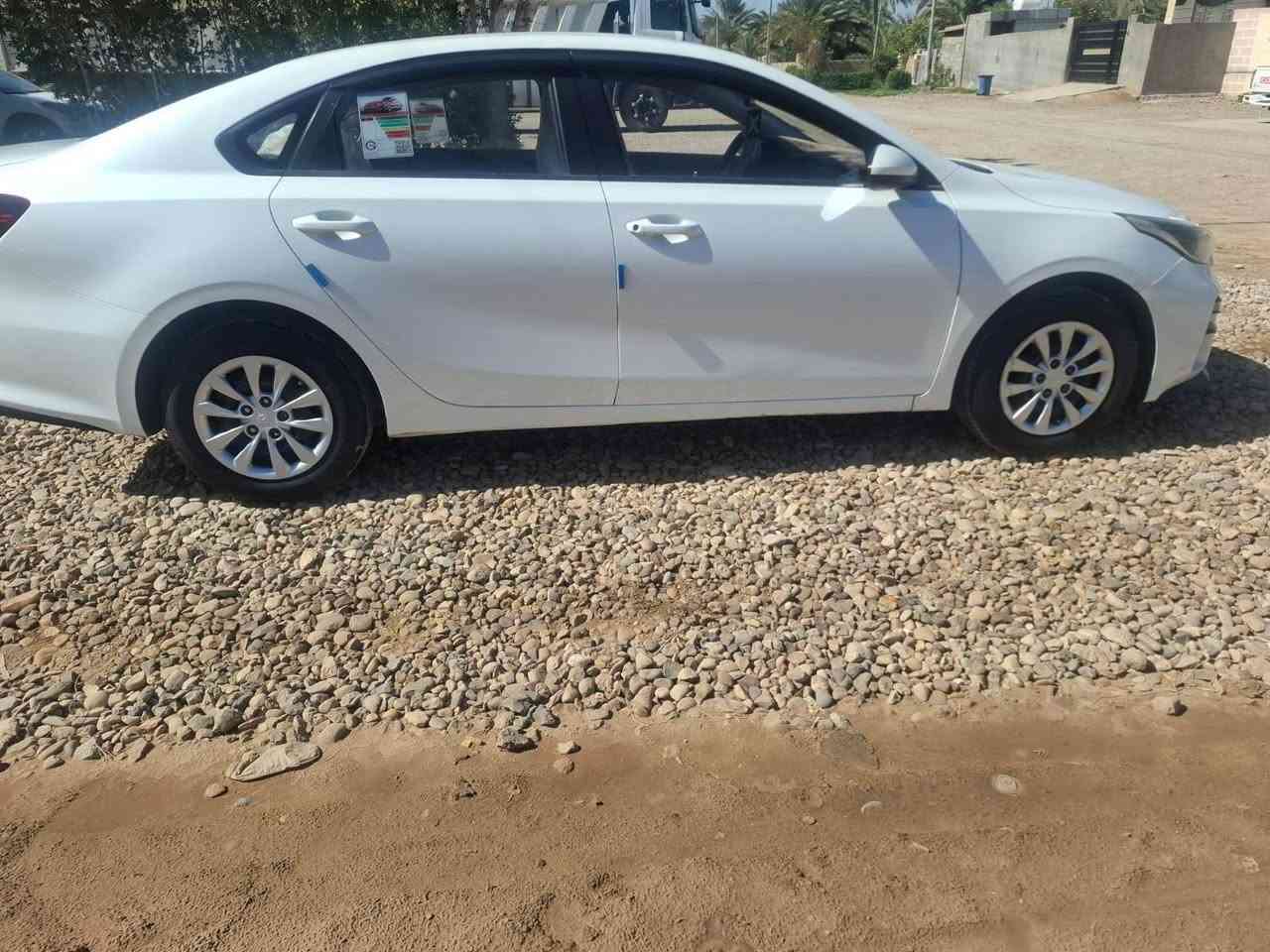 كيا سيراتو خليجي موديل  2019 كفاله عامه السياره ع وضع الشركه تشغيل عن بعد داخل بيجي واسود كامره خلفيه حساس بلادي مكان السياره واسط الزبيديه الشارع العام الشراي يتصل الرقم _***********
