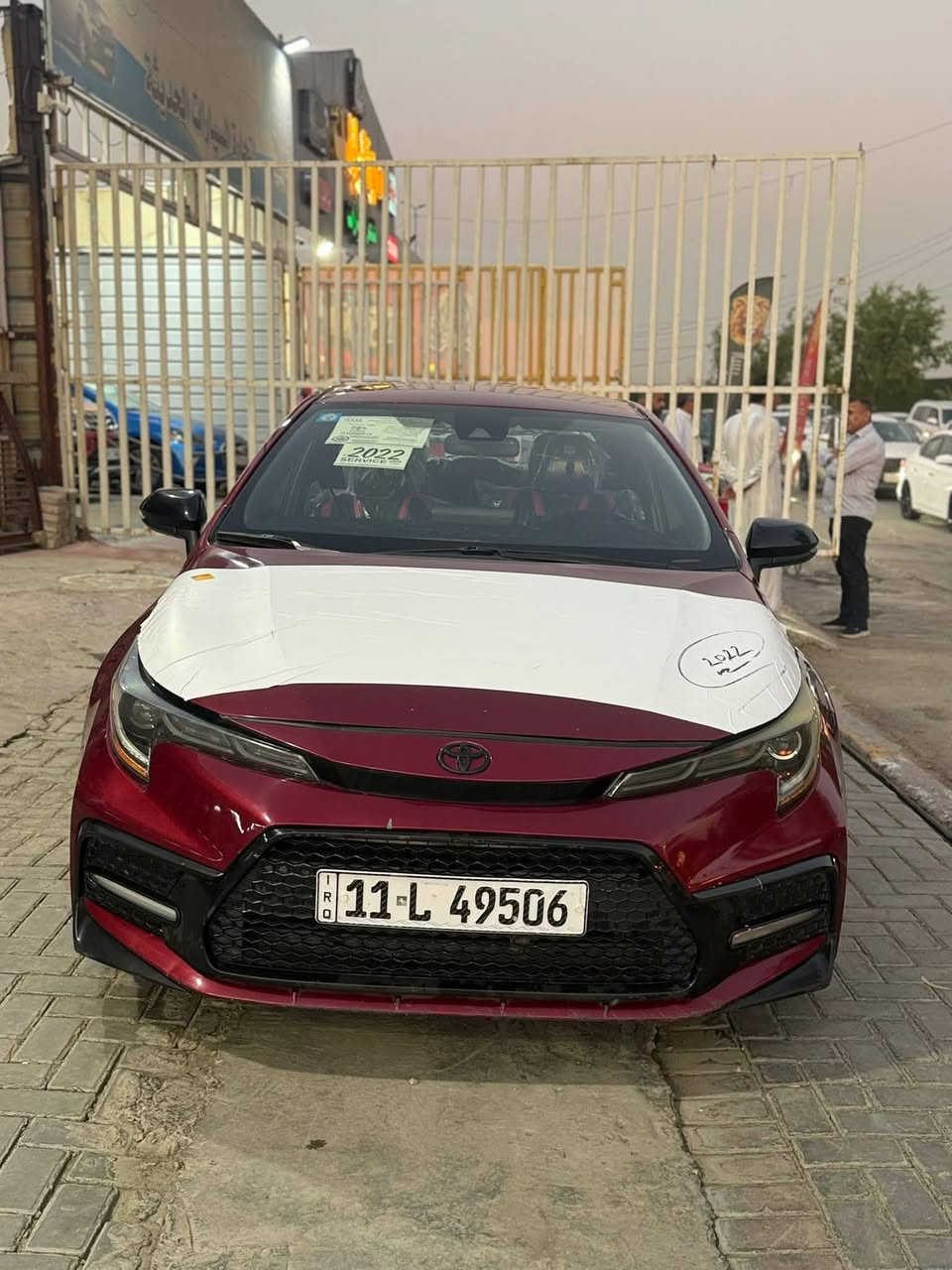 سلام عليكم      سعر ب126 وبيه مجال حك الجيه
تويوتا كورولا 2022 
نص فول  السياره جاهزه من كول النواحي 
الكير والمحرك كفاله من الفتح
الصدر والتبريد زيروووو
السياره مابيه نقص ابد ابد 
السياره باسمي تحويل ثاني يوم 
رقم وهزه وسنويه جديدات 
السياره حادثه جاملغ وبنيد صور الحادث بلمنشور بدون شواصي وبدون لغود كفاله 
السياره كامله مكمله حتى دوشمه ولايلون كشنات السياره SE نص فول السياره    
تخم تاير ويل كب جديد 
اشاير بلمرئ  دفيوزر خلفي اسود 
السياره كامله مكمله من كول النواحي 
وكفاله عدى قطعتين شرط السونار 
السياره لون مميز ♥️♥️ السياره مكانه بغداد الامين الثانيه وسعره ب126 وبيه مجال حك الجيه والعمله 
***********
