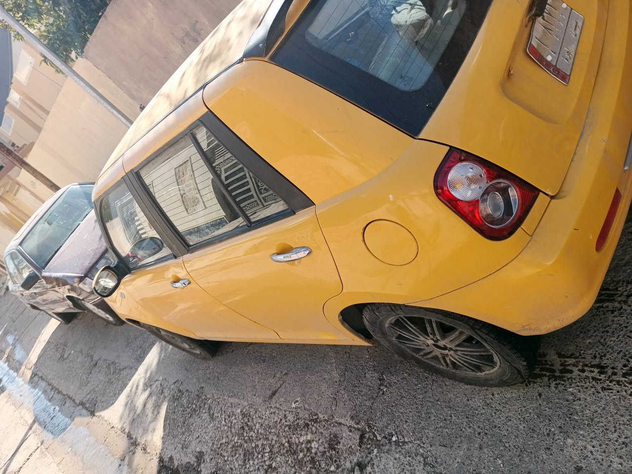 السلام عليكم  
لفيان مستر بين 
لبيع مستعجل
شرط التحويل 
شرط مكينه + شرط كير الكير بي صوط بوربرين
خياص ما بيه 
كهربائيات كله شغاله 
شرط لا طخه
صبغ حزام 
دوشمه جديده 
بس طخم يرادله 
***********
سعر 37 
مكان موصل
