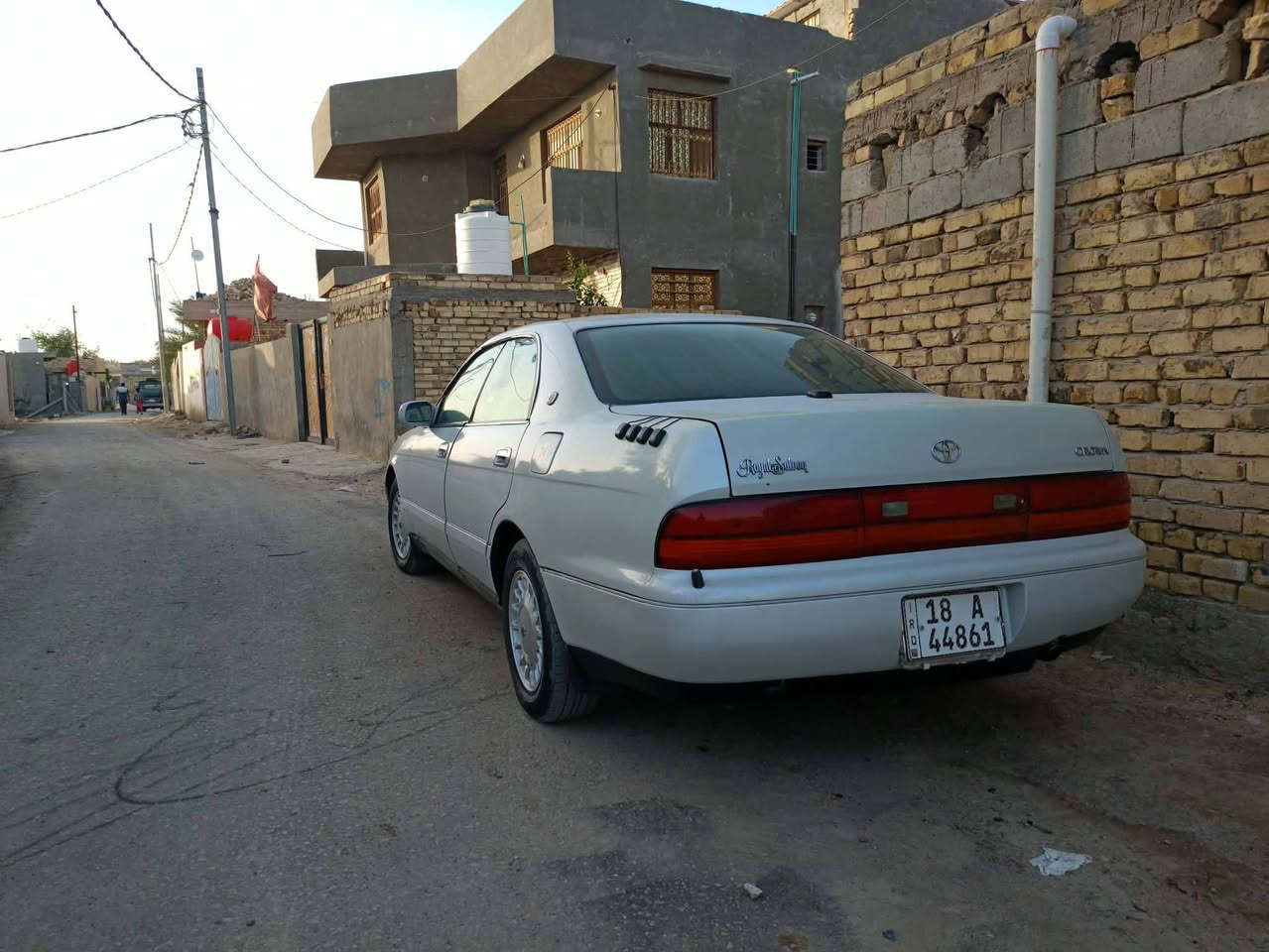 السلام عليكم من رخصت الادمن للبيع بطه متصل مكفوله كير مكينه قبل شهرين شادهن مكفوله من الكص ونقل جثه والاصوليات السياره بسمي رقم بابل انكليزي مديل 93 مصبوغه حزام كهربائيات كلها شغاله تخم تاير حداديه السعر 56 وبيها مجال ***********
