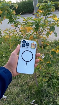 عندي ايفون 14 برو ماكس مكفول كفالة عامة تليفون كلش جديد بطاريتة 84بطار...