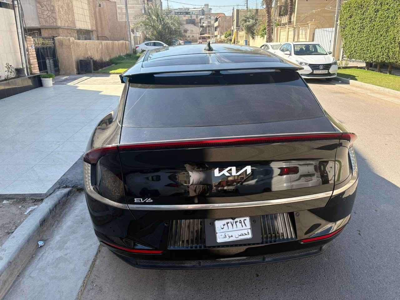 كيا EV6 كهرباء كامل موديل 2024
لون اسود 
قاطعه مسافة 21 الف
بطارية ليثيوم 
‏تمشي بالشحنة من 550 الى 600 كيلو 

‏
‏الإضافات  :
‏• دفع رباعي 
. ثلاثة انظمة قيادة
. خزن وميموري كراسي
. كراسي جلد
. تدفئة ستيرن 
.گير ماوس 
‏• شاحن لاسلكي Wireless Charger
‏• مقاعد كهرباء - مدفأة 
‏• بصمة تشغيل
‏• حساسات ركن خلفية
‏• مانع انزلاق
‏• مثبت سرعة Cruise Control
‏• أضوية زينون 
‏• مصابيح LED أمامية وخفلية
‏• اشارات عالمري الجانبيه مع النقطه العمياء
‏• تحكم ستيرن جهتين مع قيادة ذاتيه 
‏• مري طوي كهرباء
‏• نظام ملاحة - Navigation
‏• هاند بريك كهرباء
‏• اضاءة ليد داخلية Ambient lighting
‏• 8 وسائد هوائية Airbags
‏والعديد من الاضافات
السعر 155 ورقه 
تبديل بنيد نفس اللون جاملغ نفس اللون 
بدون دواخل 
السياره موجوده في بغداد المنصور 
السيارة للبيع فقط بدون مراوس 
للاستفسار الاتصال 

‏‬ ‬ ‭‬ ‭ ‭+964 783 145 5285‬


**إذا كنت صاحب هذا الإعلان وتريد حذفه لأي سبب، رجاءا أرسل رسالة إلى الدعم الفني**