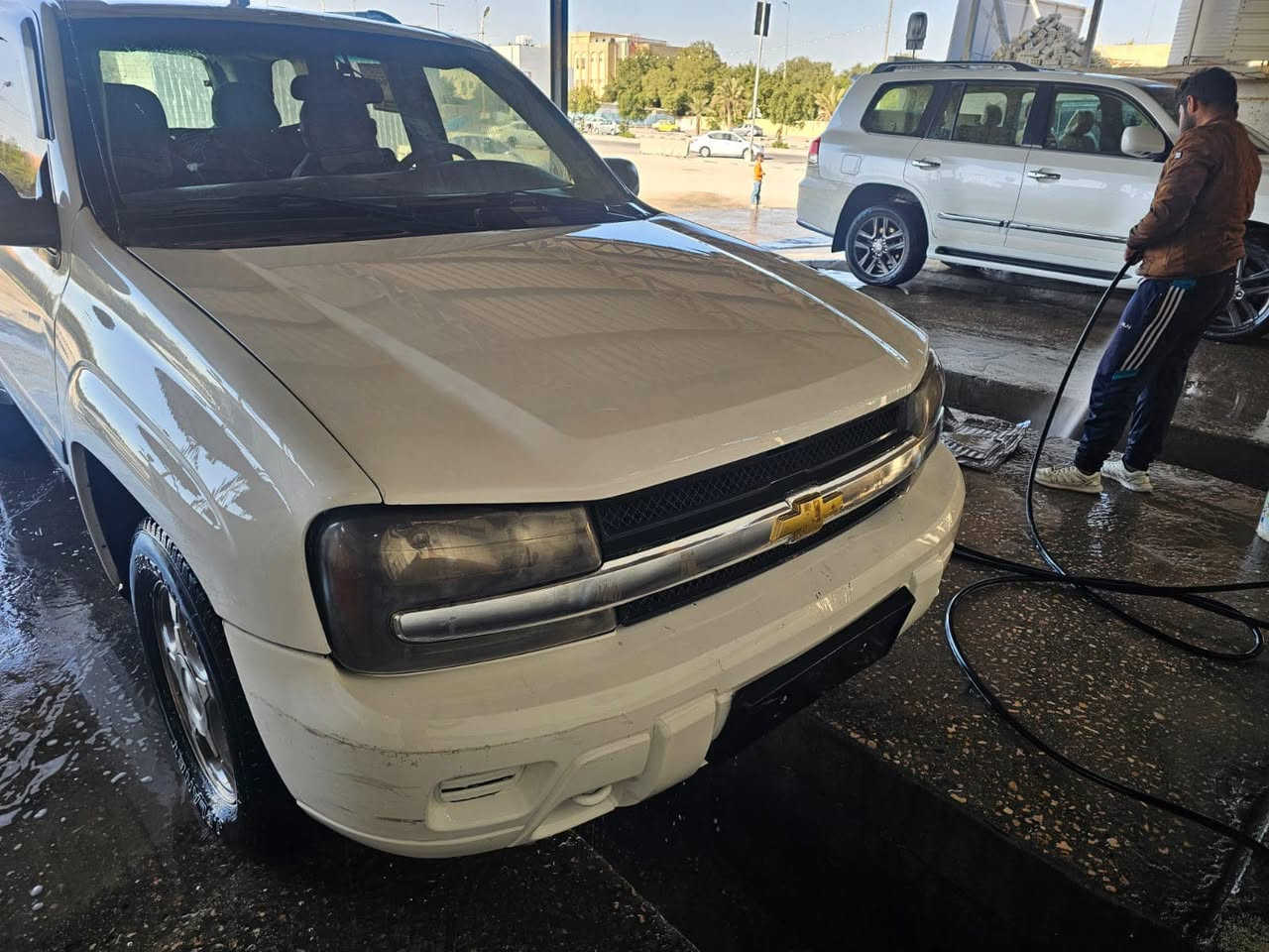 السلام عليكم 
سيارة بلايزر موديل ٢٠٠٥ مال مزادات الداخلية السيارة كدامكم  نظيفة تبريد حدادية مكفول وجديدة بالاضافة الى شاشة
 سيارة محورة محرك وكير ملكة مكان السيارة نجف
للاستفسار اكثر ***********
***********
