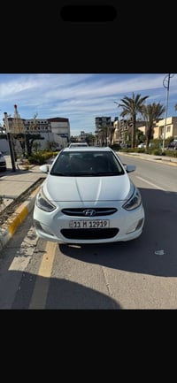اكسنت موديل ٢٠١٥ خليجي والسياره نضيفه وجاهزه مابيها اي نقص والسياره مو...