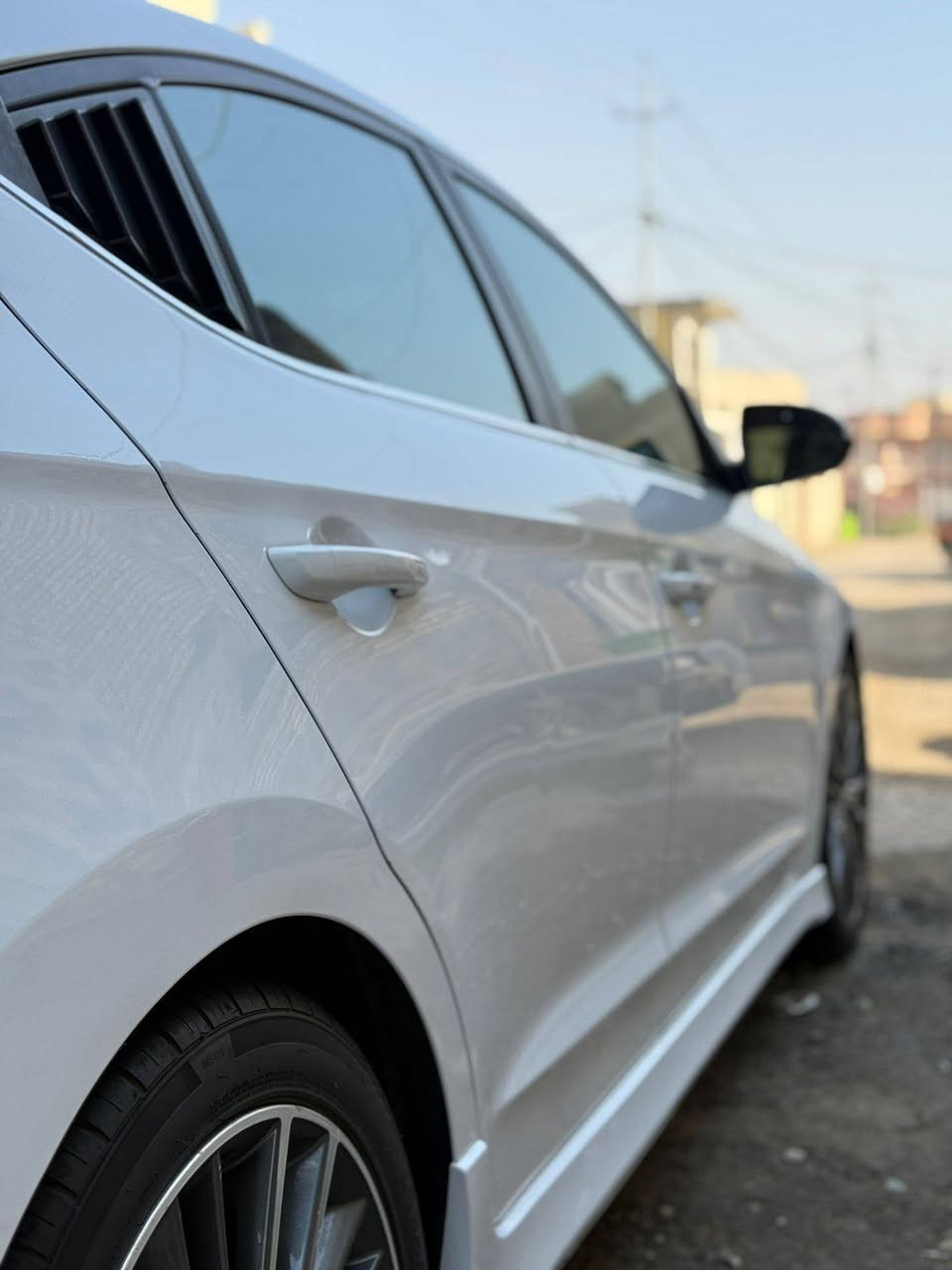 السلام عليكم لبيع  النترا موديل 2018 فئه سبورت وارد أمريكي حادثهه جاملغ وبنيد وصورالحادث موجوده داخل المنشور   فول مواصفات لمتت  1/1 يعني بصمه فتحه شفتات شاشه كبيره كامره دواره درايف مود مانع انزلاغ تبريد لمس تحكم جهتين ويل كروم  بصمه تشغيل أبواب اشاره ترحيب  كشن جلد حضن راداد تحديد مسار سياقه ذاتيه توقف ذاتي رقم واسط تحويل  السياره جاهزه من كل النواحي تخم تاير مكينه كير صدر كهربائيات كفاله مكاني واسط الكوت مركز المدينه داموك  رقم الهاتف***********
