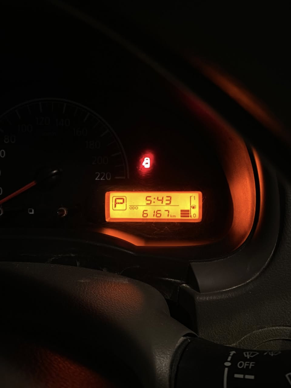 نيسان صني ام البليته الزركه 2024  ماشيه ستالاف 6000 وكاله مجانيه من الشركه سياره كفاله عامه من الزلغه والدحجه مدوشمه ارضيه جلد وصندوك جلد وفرشة دشبول وبردات وسبير منازل  مكان السياره البصره حي المهندسين السعر $$125  وبيها مجال رقم الهاتف ***********
