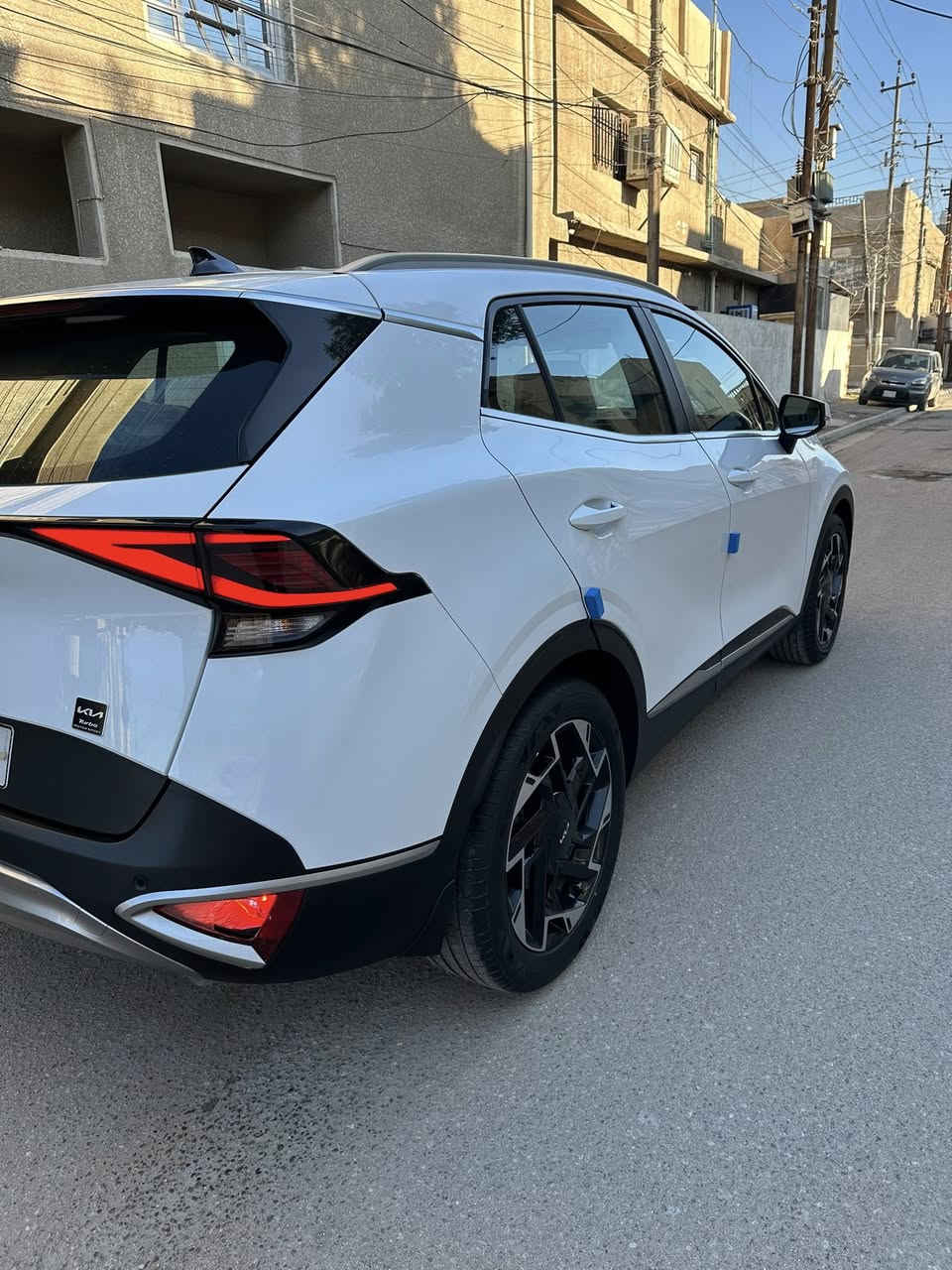 كيا سبورتج خليجي وكالة شركة  
ام ضمان خمس سنوات 5موديل 2023
سيارة ماشي 53الف السياره مكفوله مواصفات السيارة
سويج بيه 2
مري شفط
اشاير بالمري
رادار جانبي هن بريك بصمة ￼
حساس خلفي
‏تبريد قطعتين  ￼
4 انظمة قيادة
ايكو
سبورت
منحدرات
عادي
نحكم ستيرن جهتين
مثبت سرعة
مكينة 2000 دوش  هزه ورقم جديد وبسمي 
السيارة جديدة ومناقصه اي شي ..الدهن تبديل يم الشركة
 ومكان السيارة بغداد اتصل عل واتساب وتدلل 
للاتصال ***********
