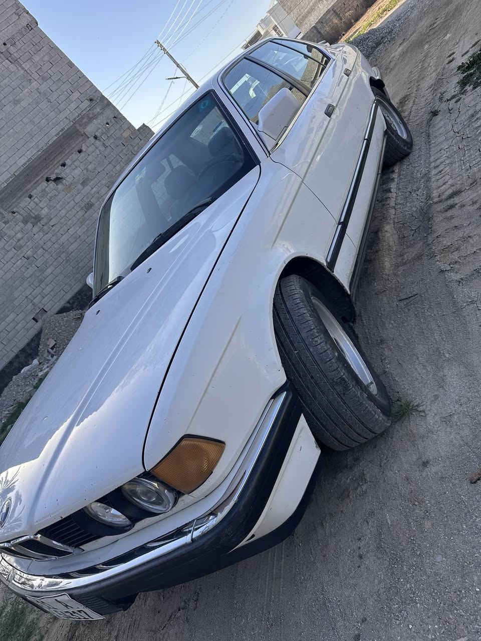 بيئم موديل ٩٢ رقم بغداد بسمي حجم ٧٣٠ مكينه خير من الله كير وصدر تبريد وتايرات كله جديده غرفه هم جديده تخبل مكفوله من ضربه ودواخل شرط مابيه اي دواخل صبغ فقط بيه خمس قطع فقط جماليه سياره مابيه اي نقص شرط مكفوله من كلشي فقط طوافه نوبات شكل فقط بس طوافه ولباقي كله شغال تبريد قطعتين ثلج مكانه ديالى بعقوبه مقابيل لفروسيه سعره ٦٥ بيه مجال ترايك والله شرط بصره ***********
