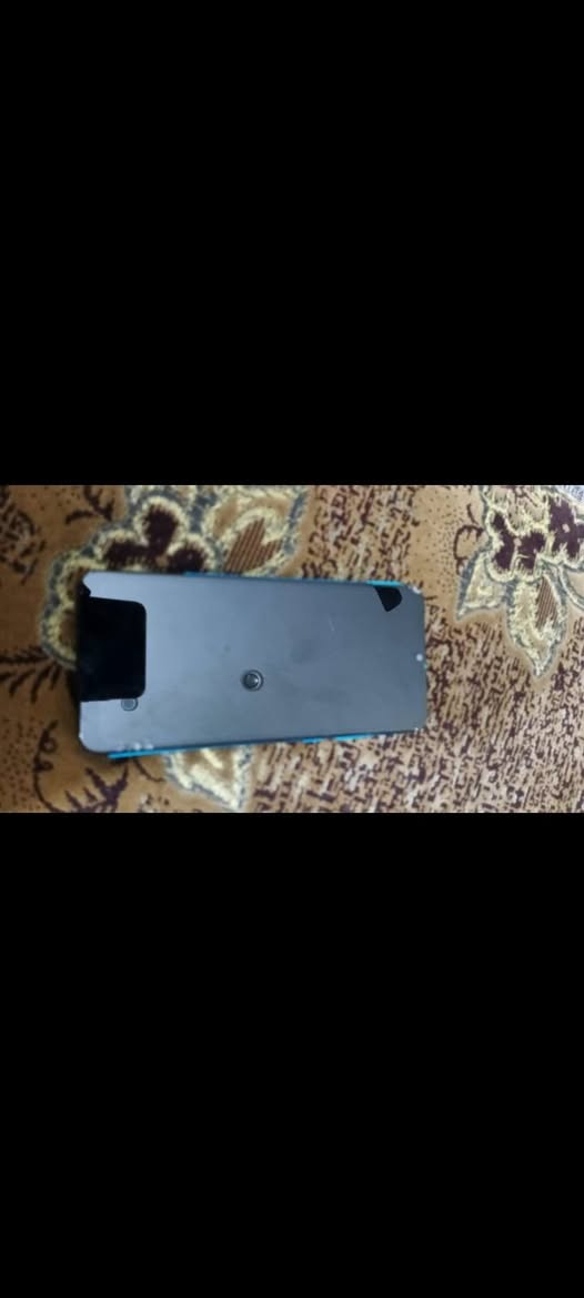 سلام و عليكم عندي HONOR A9 للبيع او امراوس الجهاز يرادله تبديل شاصي و الشاشه طلع خطوط مثل ما موضح بل صور السعر 70 الف و بي مجال حك الجيه المكان بغداد طالبييه شارع مسبح الصفا الستفسار *********** غير متواجد فيس بوك
